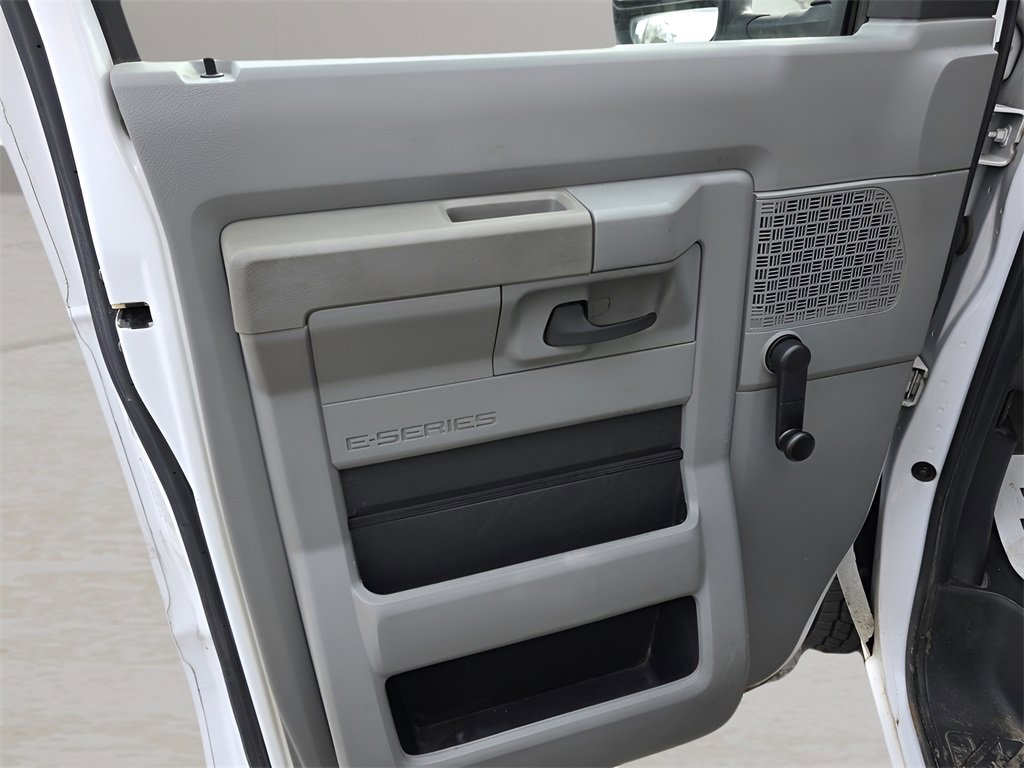 Used 2019 Ford E-350 and Econoline 350 Super Duty image 16