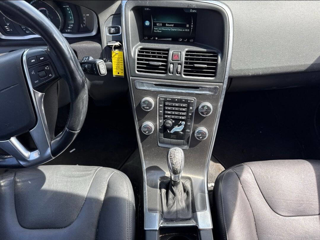Used 2015 Volvo XC60 T5 image 18