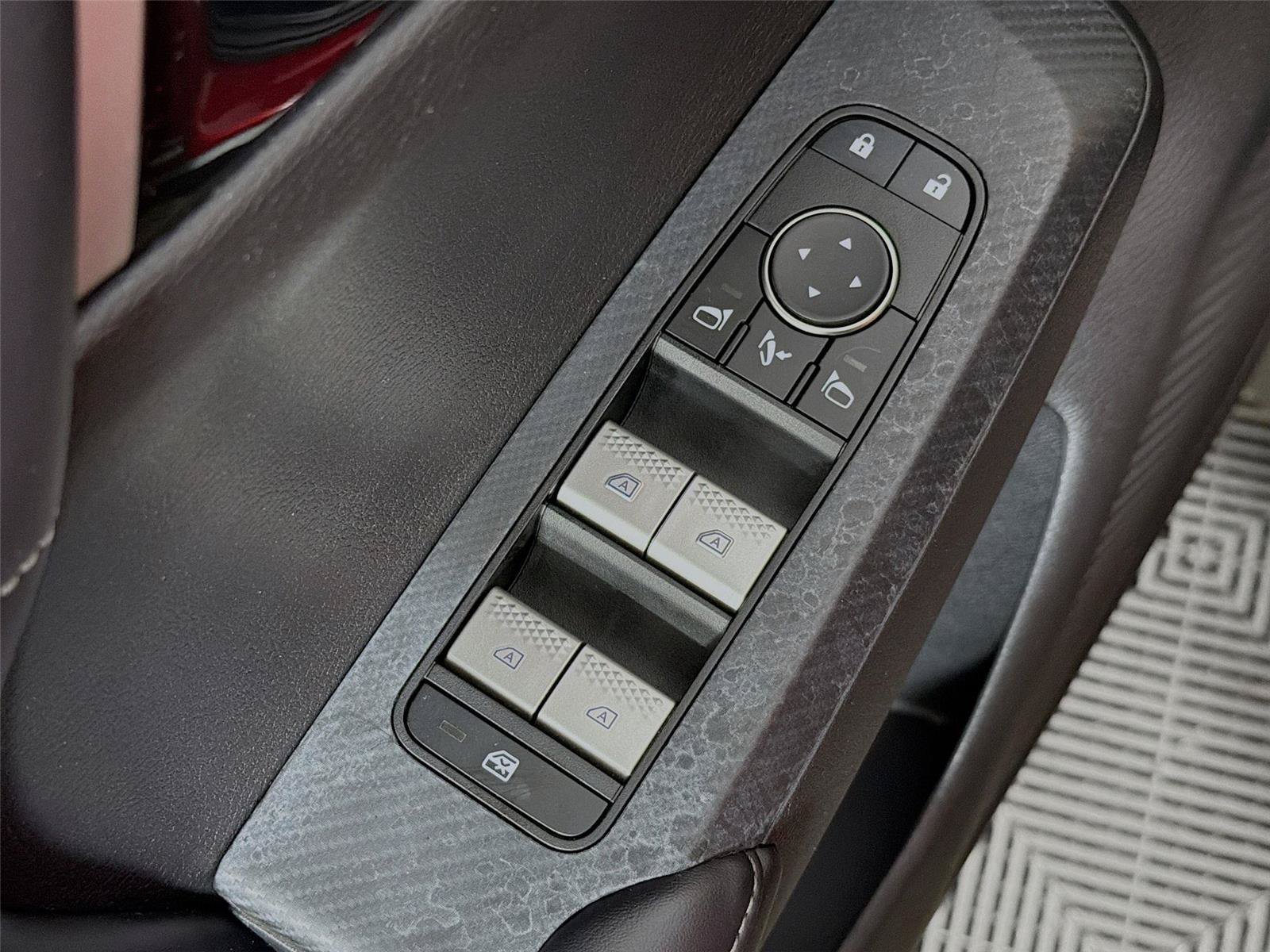 Used 2024 Mitsubishi Outlander SE AWD/4WD image 24