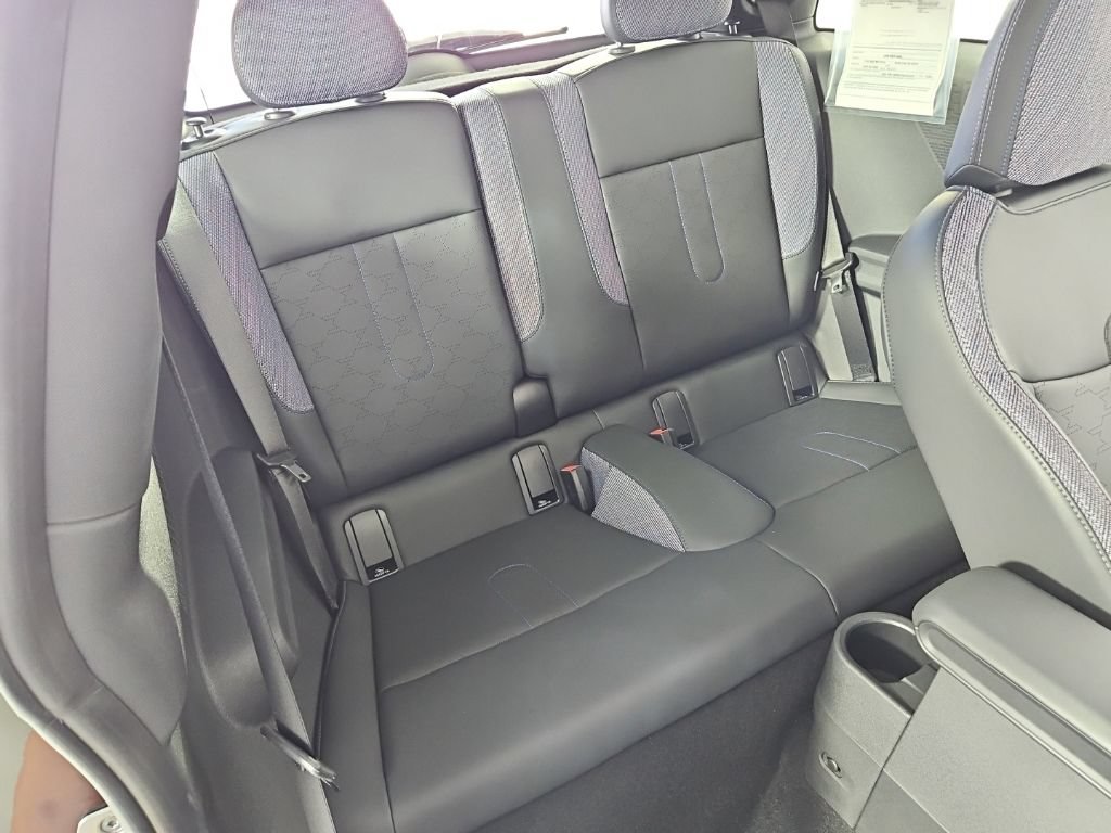 Used 2026 MINI Cooper 2-Door Hardtop FWD image 21