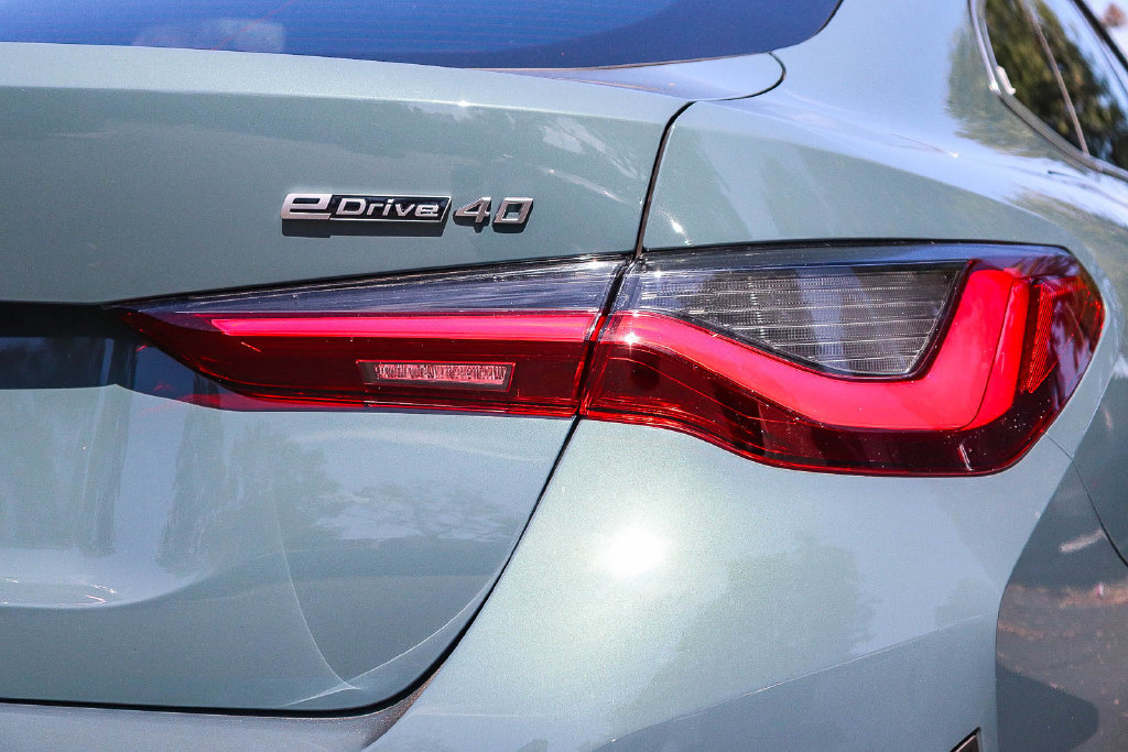 Used 2025 BMW i4 eDrive40 RWD image 7