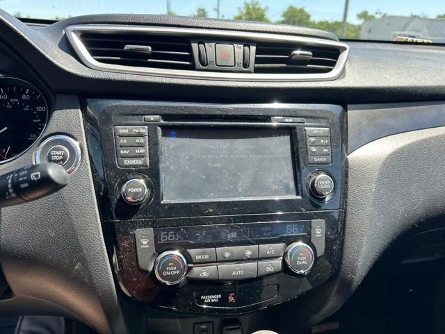 Used 2016 Nissan Rogue SV w/ SV Premium Package AWD/4WD image 8