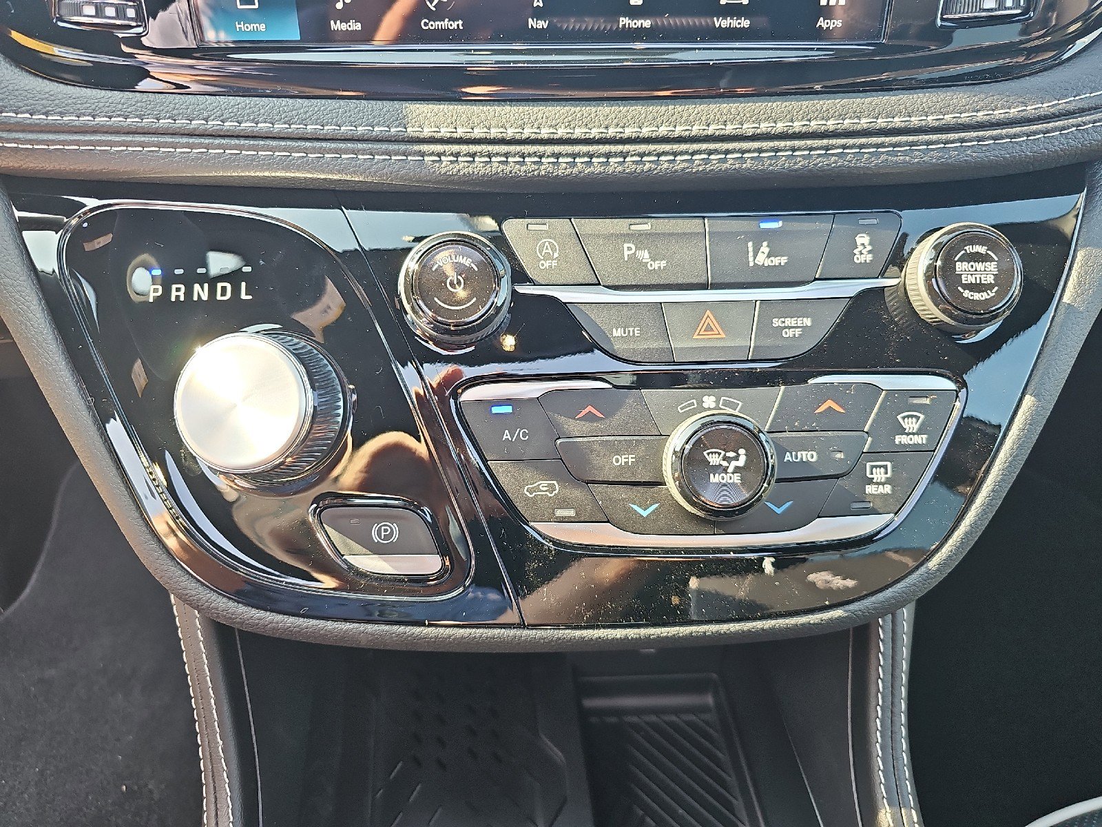 New 2026 Chrysler Pacifica Limited image 18