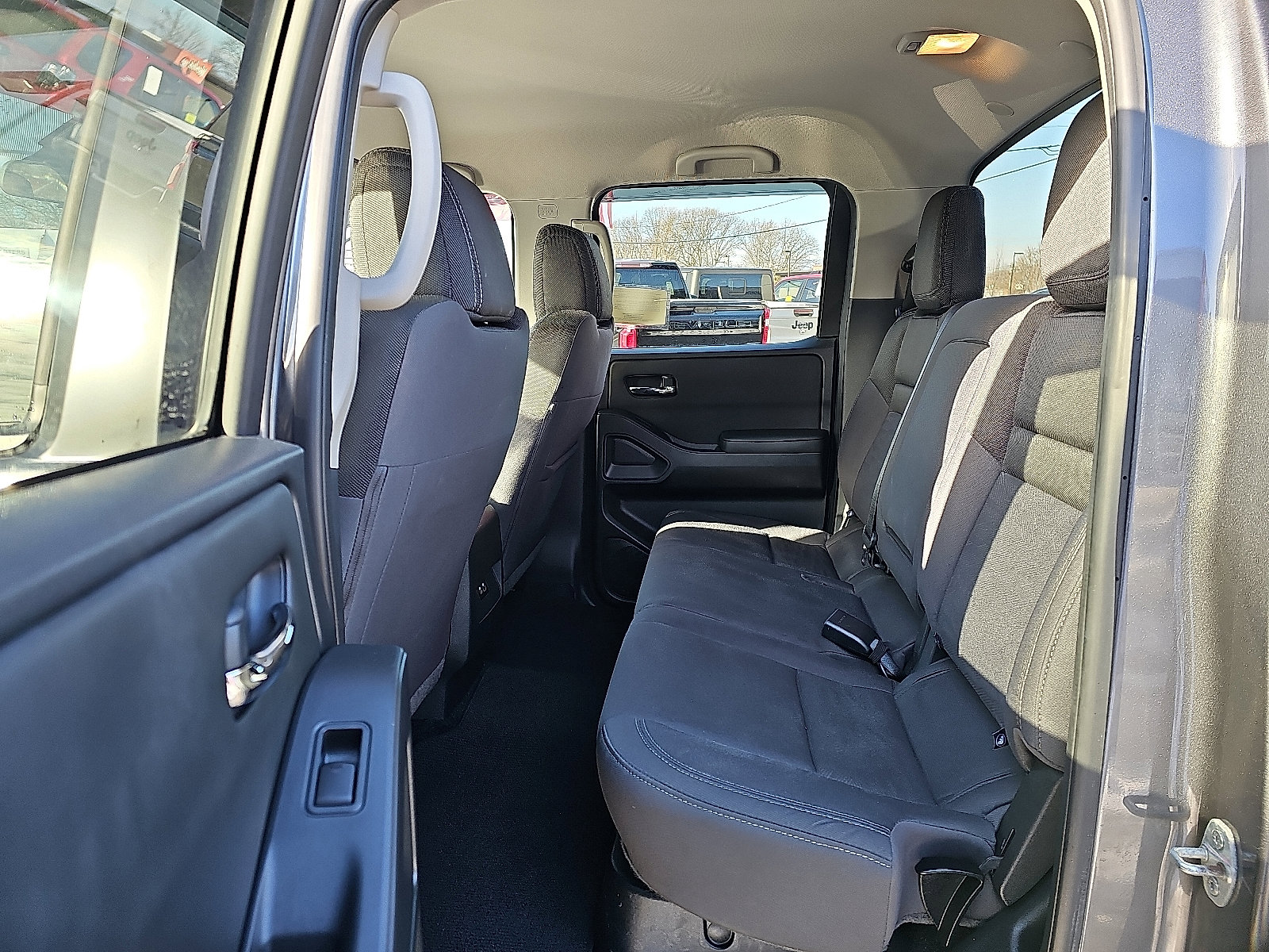 Certified 2024 Nissan Frontier SV w/ Technology Package image 10