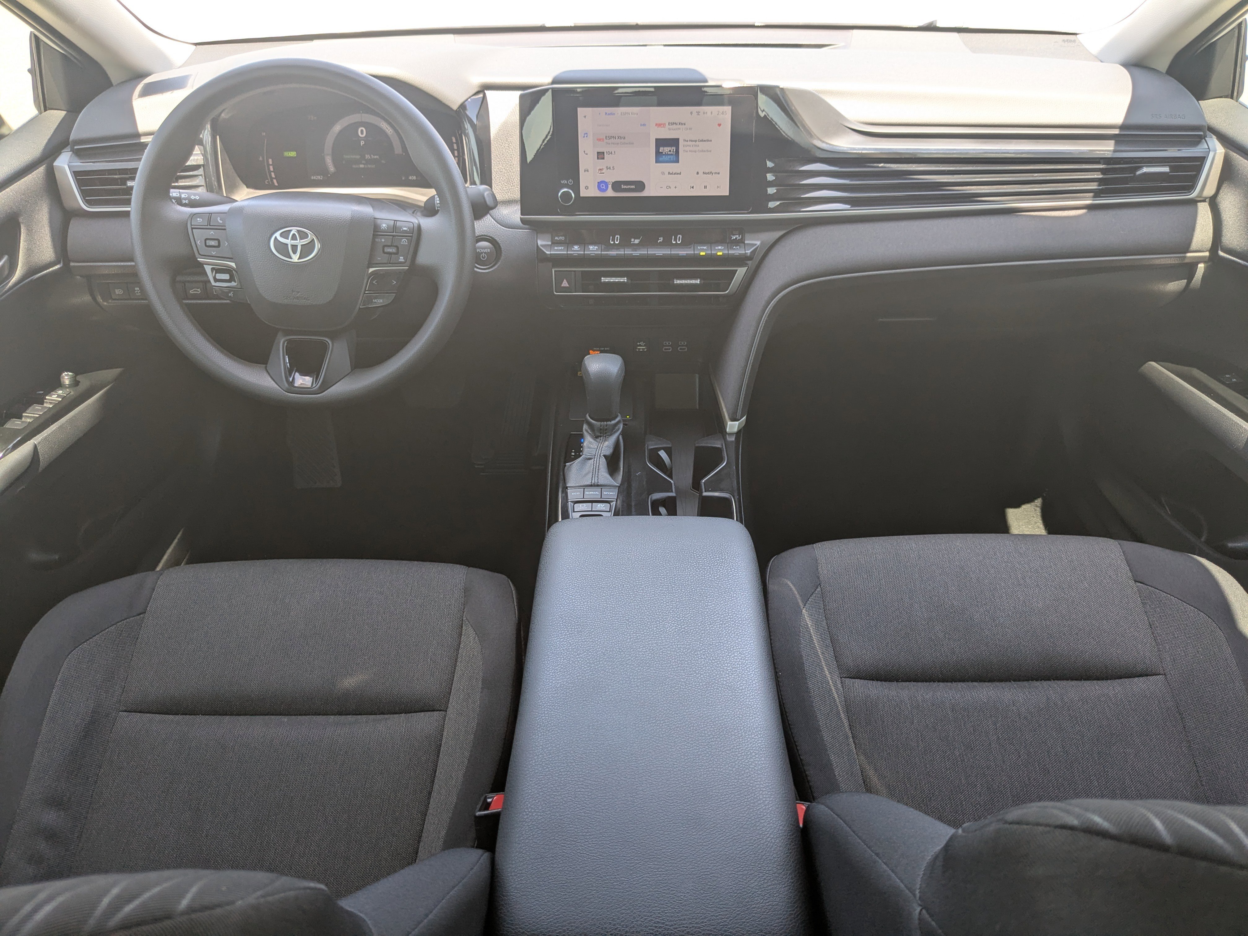 Used 2025 Toyota Camry LE FWD image 18