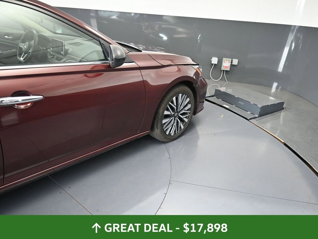 Used 2024 Nissan Altima 2.5 SV image 24