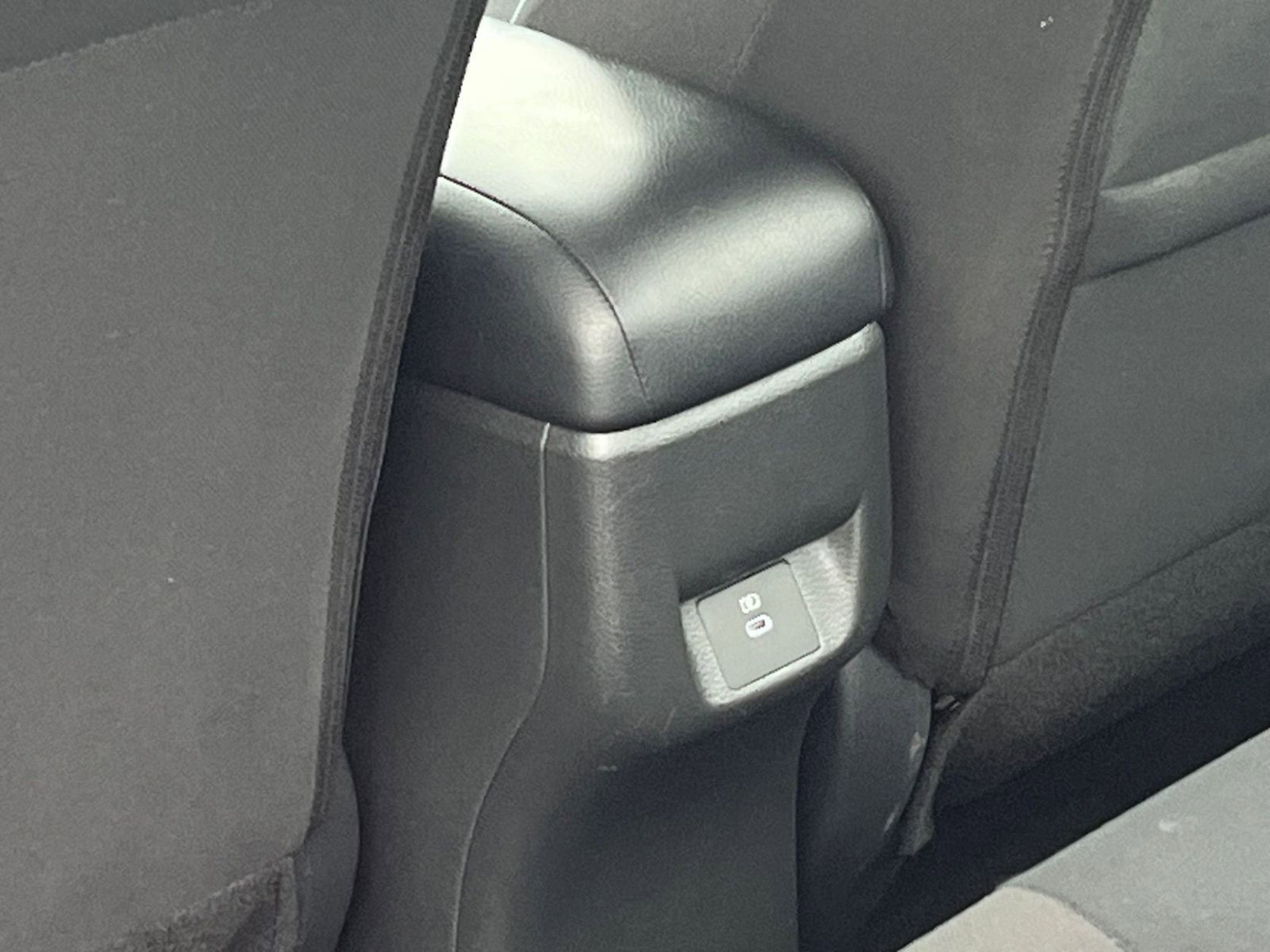 Used 2025 Nissan Versa SV FWD image 23