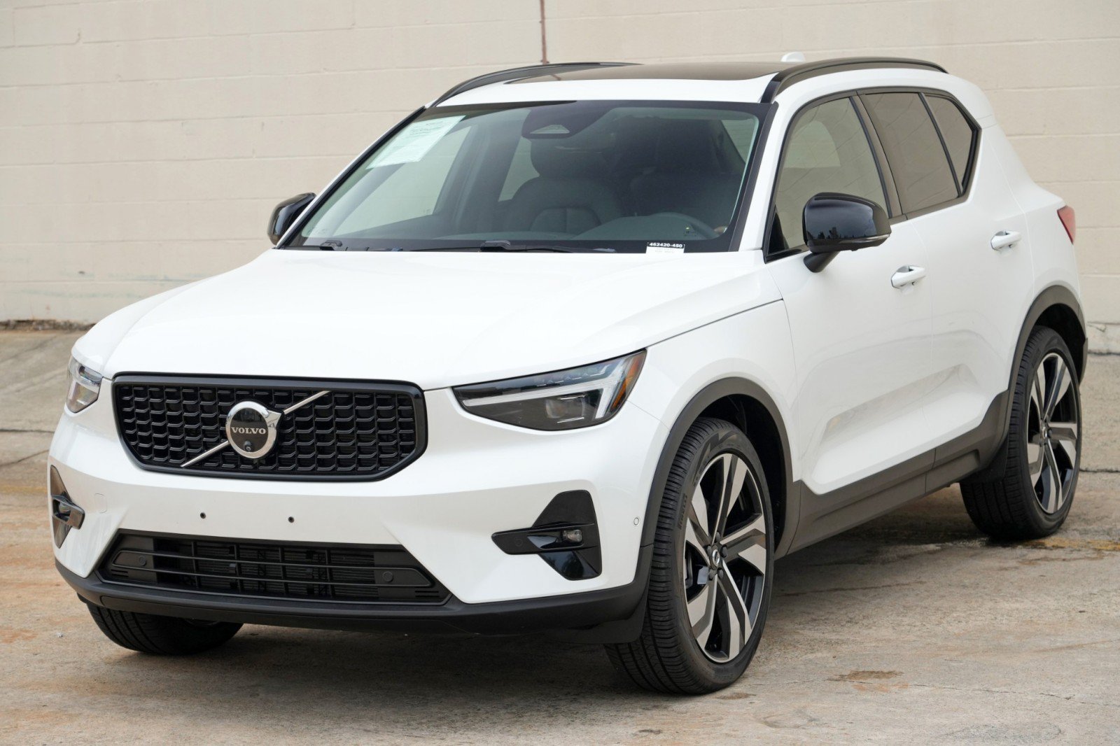 Used 2025 Volvo XC40 B5 Plus w/ Protection Package Premier AWD/4WD image 53