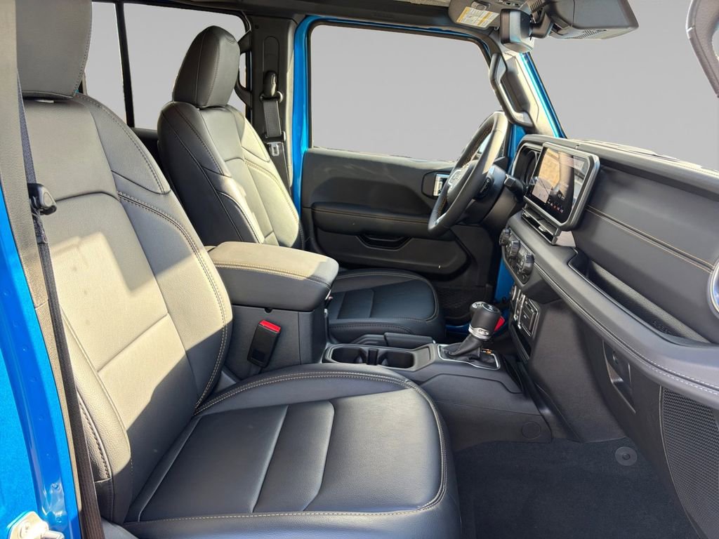 Used 2024 Jeep Wrangler Sahara w/ Technology Group image 18