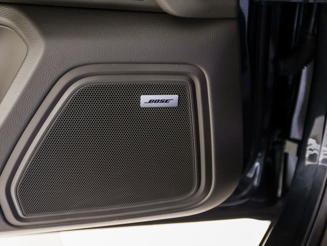 Certified 2025 Porsche Macan image 22