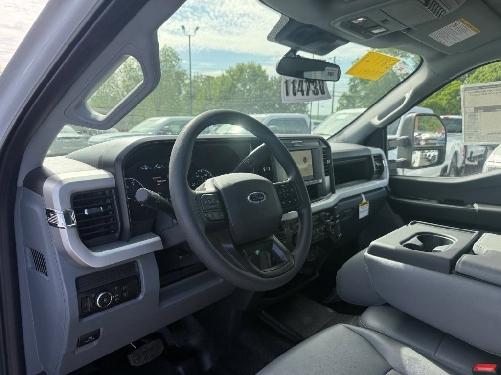 New 2026 Ford F550 4x4 Crew Cab image 17