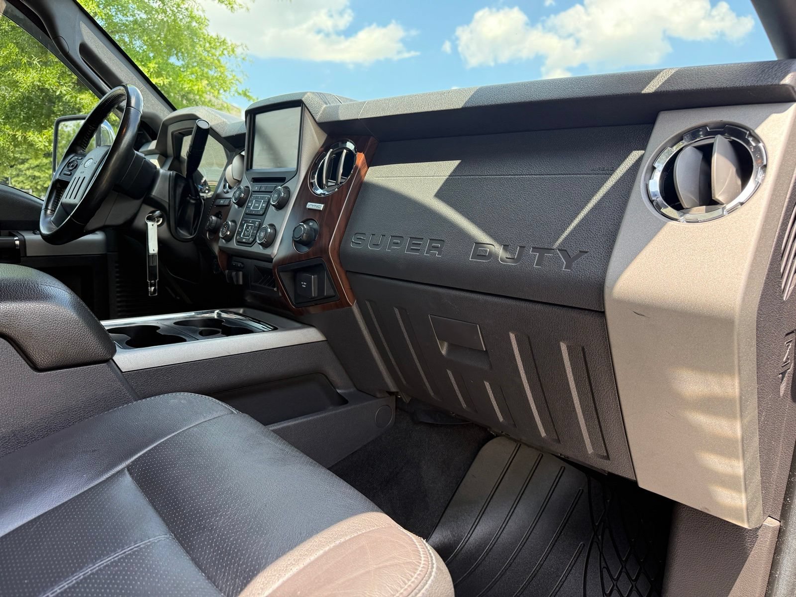 Used 2016 Ford F250 Lariat w/ Chrome Package AWD/4WD image 24