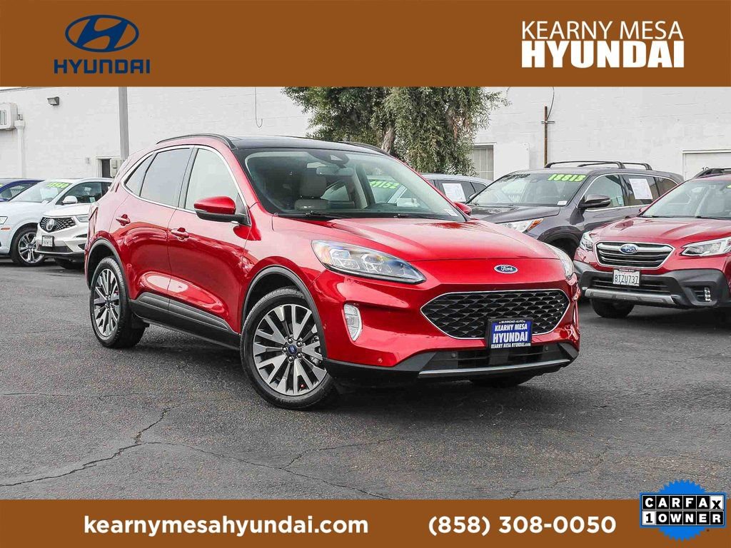 Used 2020 Ford Escape Titanium image 1