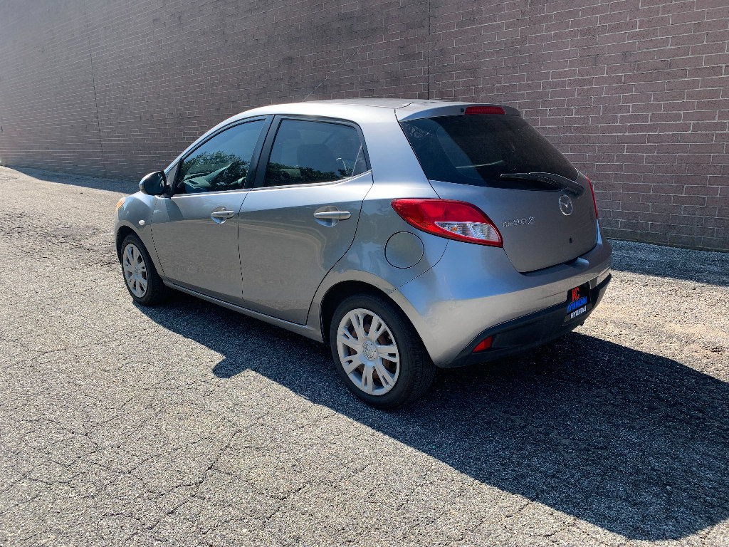 Used 2014 MAZDA MAZDA2 Sport FWD image 3
