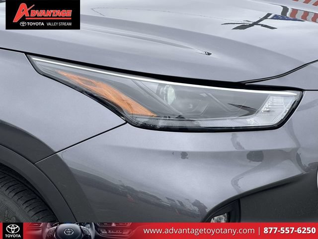 Used 2024 Toyota Highlander XLE AWD/4WD image 12