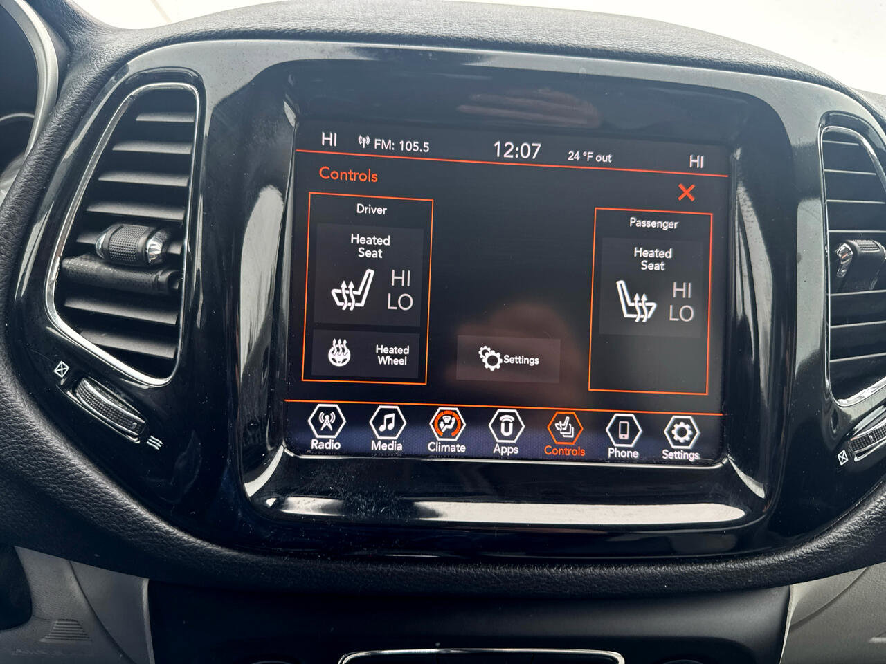 Used 2020 Jeep Compass Limited w/ Rear Convenience Group image 16