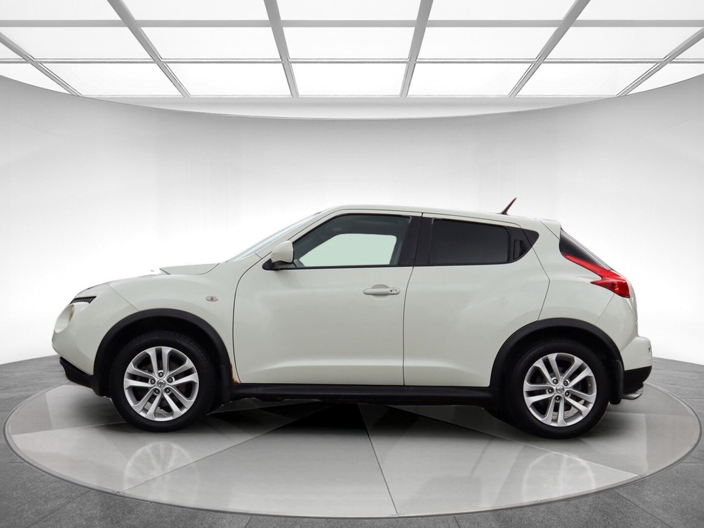 Used 2011 Nissan Juke SV AWD/4WD image 4
