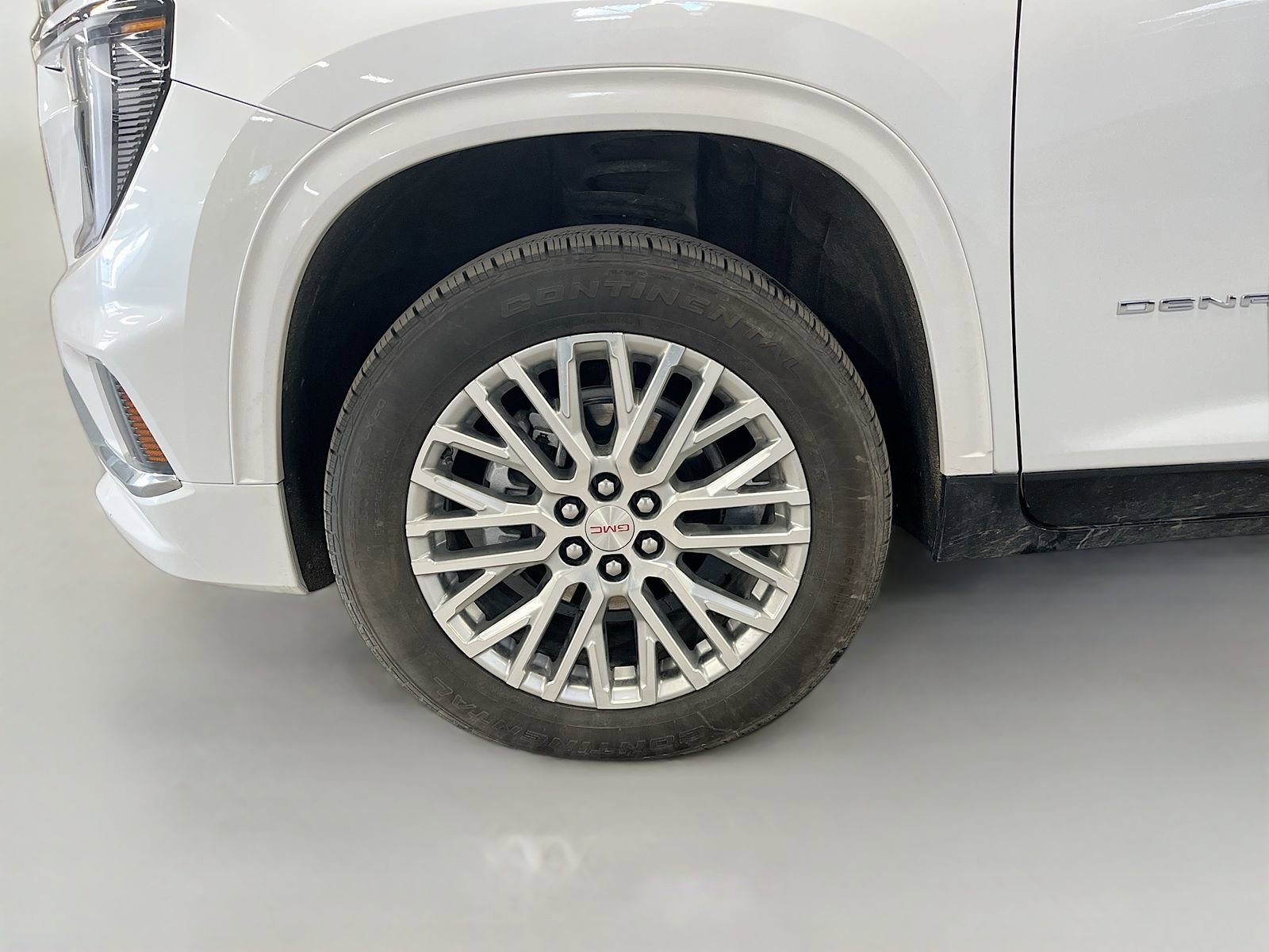 Used 2024 GMC Acadia Denali w/ LPO, Floor Liner Package image 33