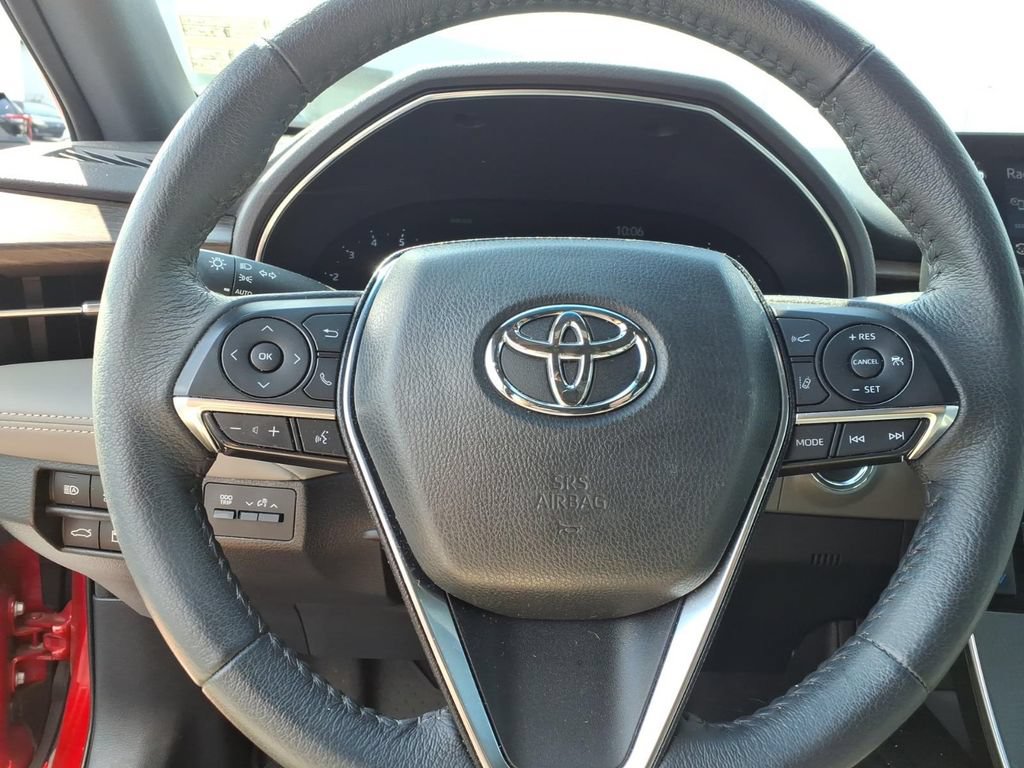 Used 2021 Toyota Avalon XLE w/ Moonroof Package FWD image 19
