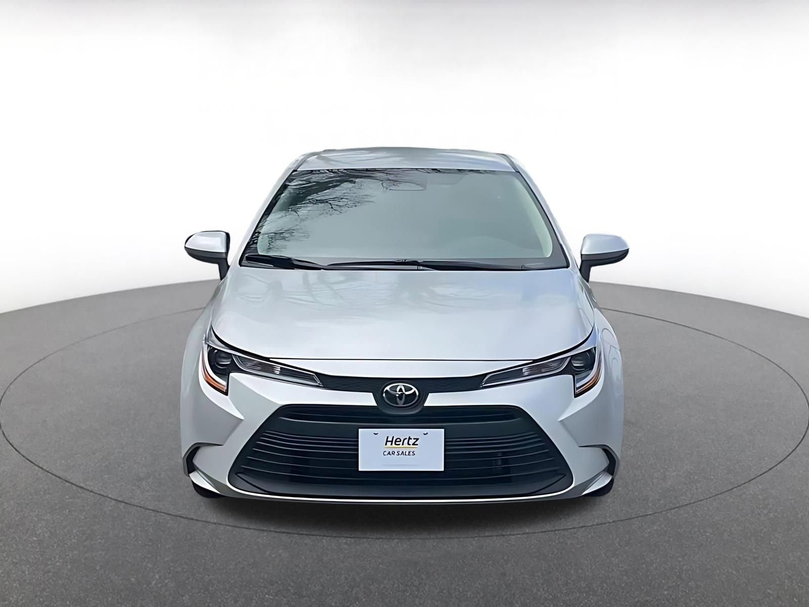 Used 2025 Toyota Corolla LE FWD image 4