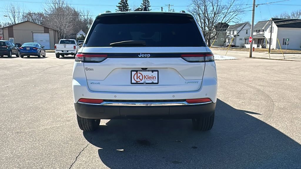 Used 2023 Jeep Grand Cherokee Laredo image 7