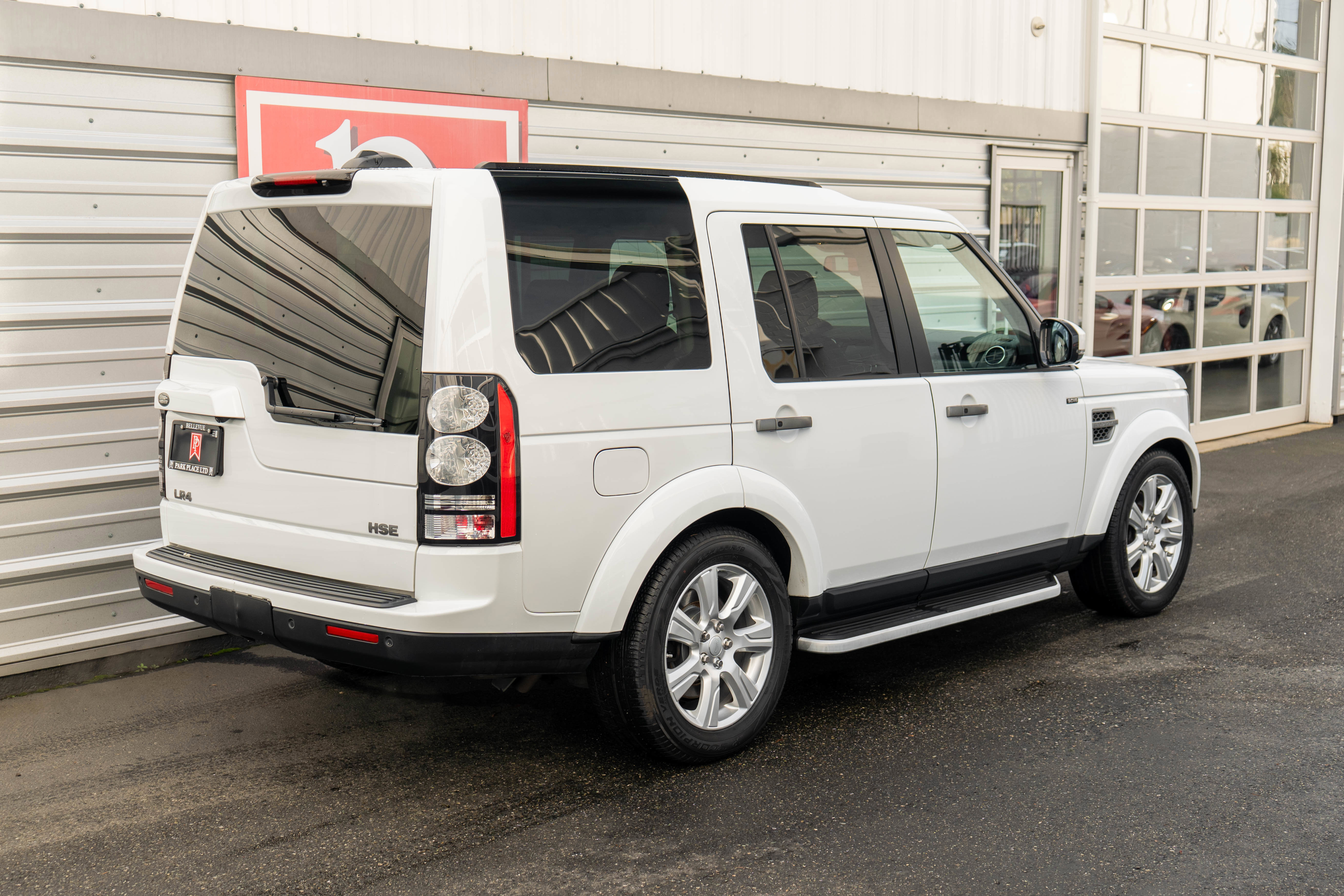 Used 2016 Land Rover LR4 HSE Silver Edition AWD/4WD image 45