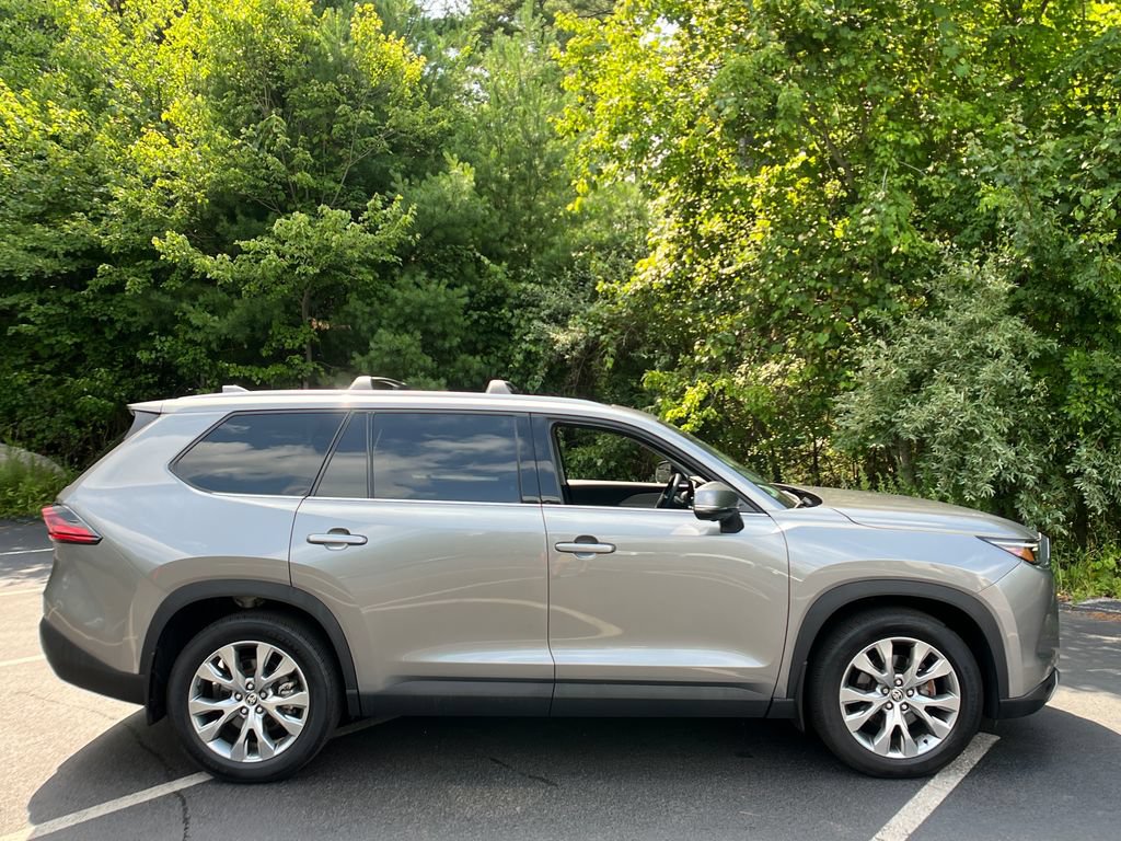 Used 2025 Toyota Grand Highlander AWD image 6