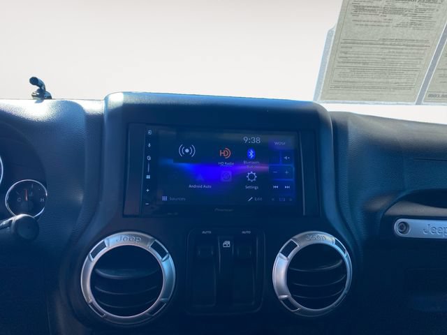 Used 2017 Jeep Wrangler Sahara w/ Dual Top Group AWD/4WD image 22