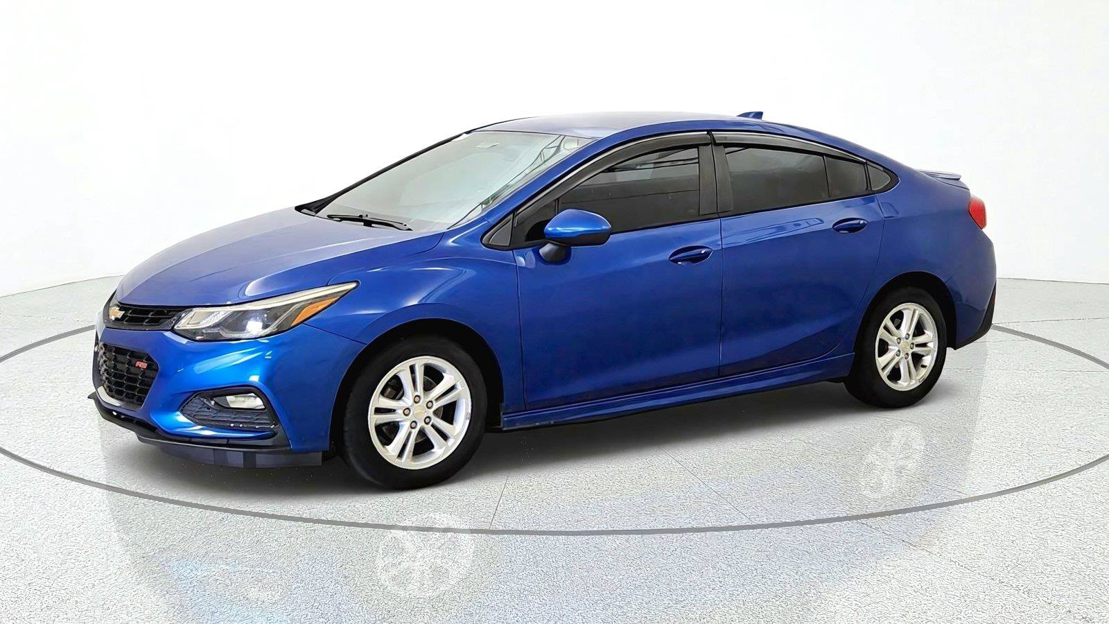 Used 2018 Chevrolet Cruze LT w/ Convenience Package FWD image 4
