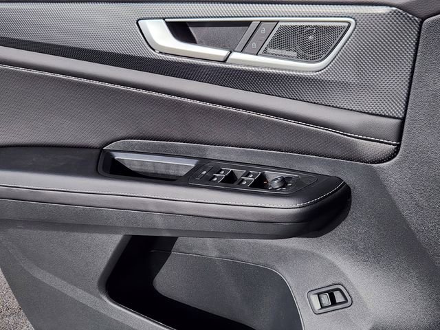 New 2026 Volkswagen Atlas Cross Sport SEL Premium R-Line image 6