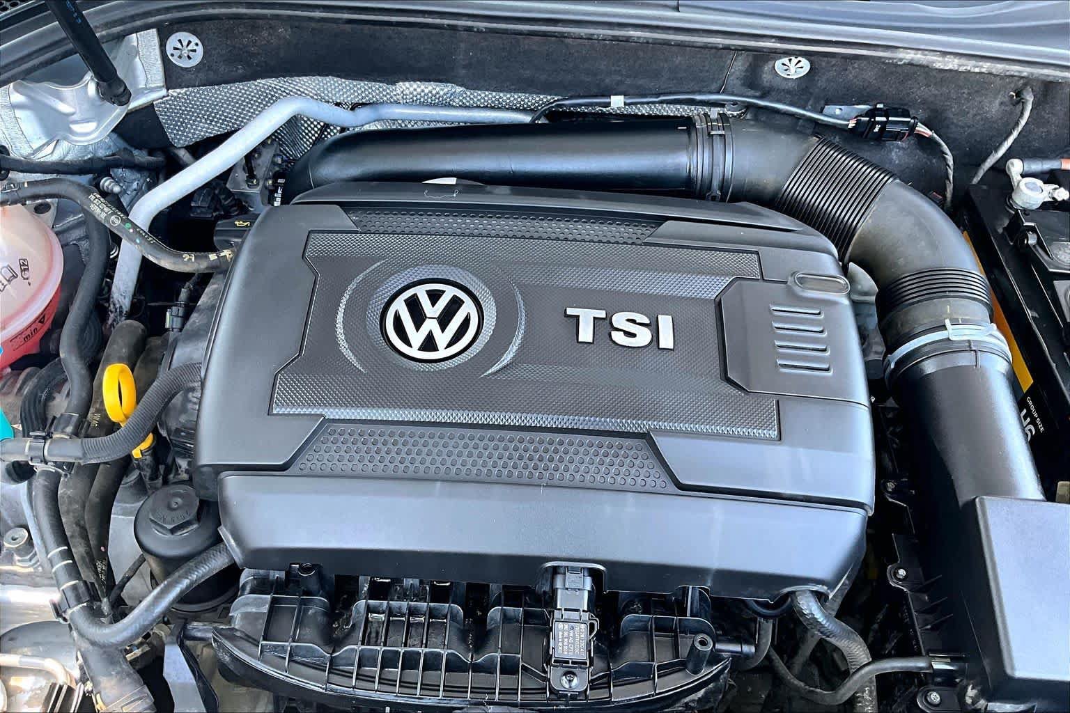 Used 2017 Volkswagen Passat 1.8T R-Line FWD image 31