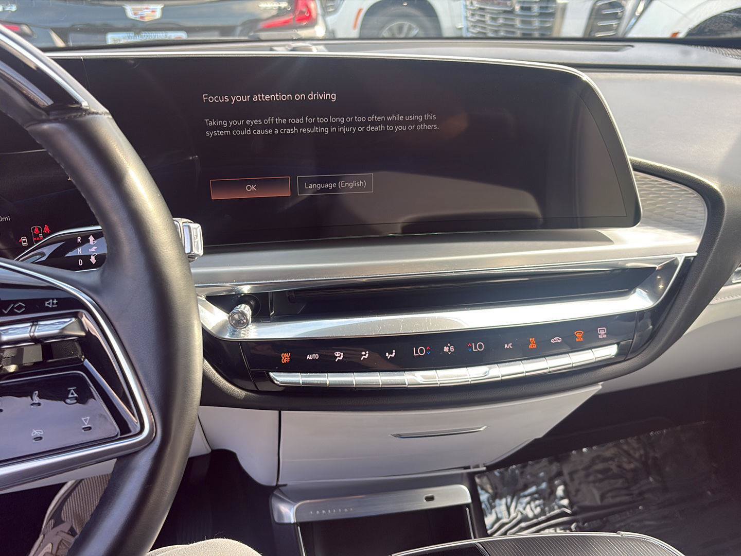 Used 2024 Cadillac Lyriq Luxury AWD/4WD image 31