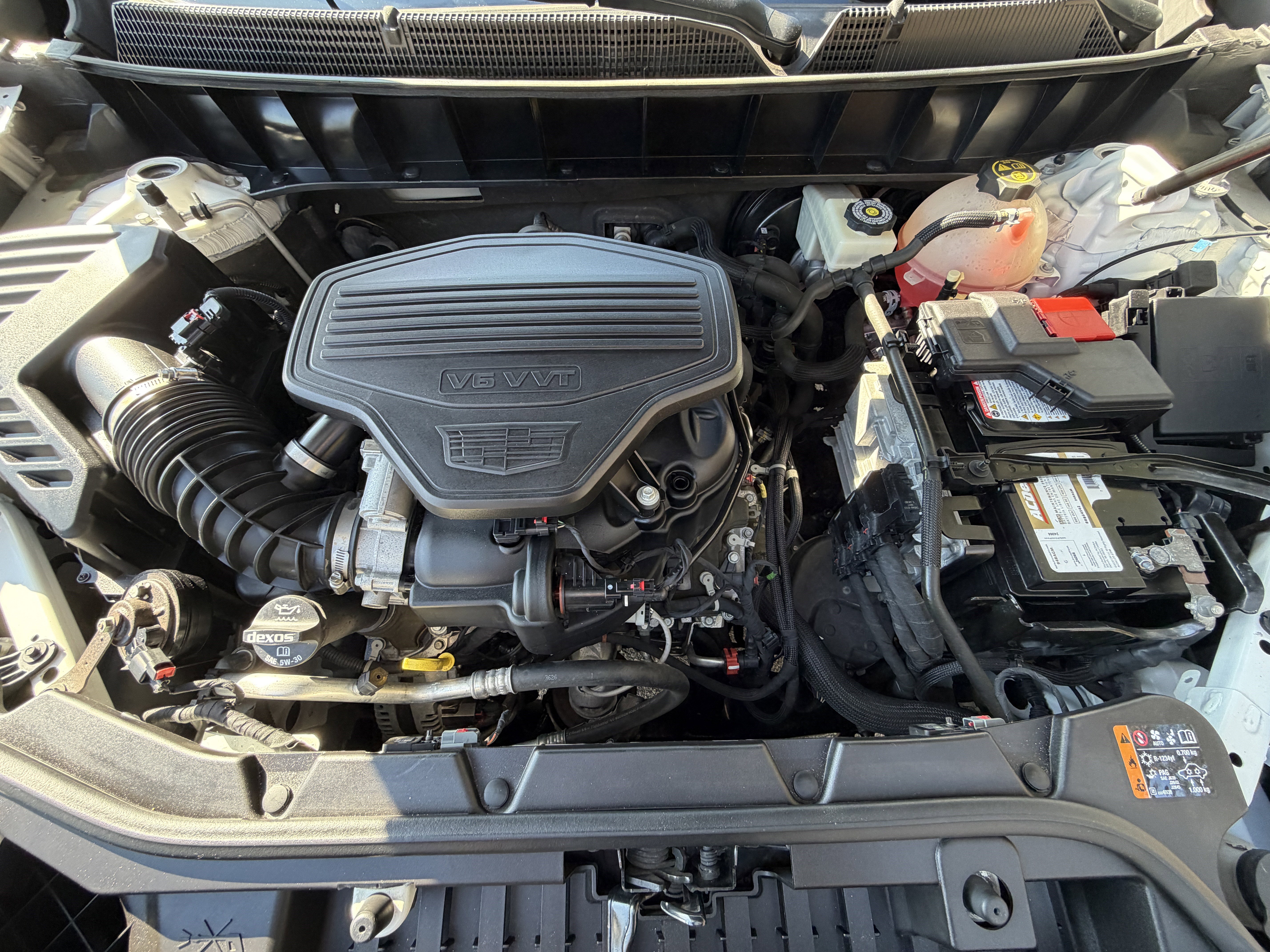 Used 2017 Cadillac XT5 Luxury w/ LPO, Wheel Lock Package image 12