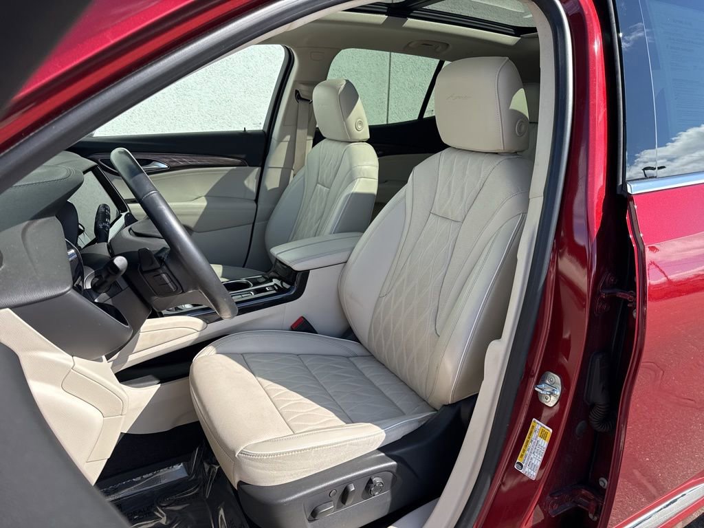 Used 2021 Buick Envision Avenir w/ Technology Package II image 9