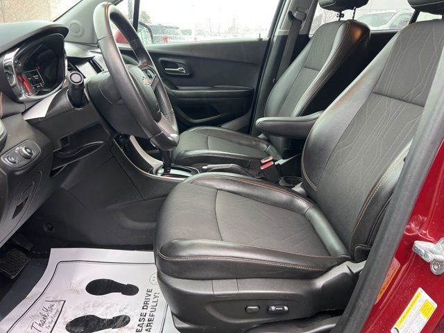 Used 2022 Chevrolet Trax LT w/ LT Convenience Package image 17