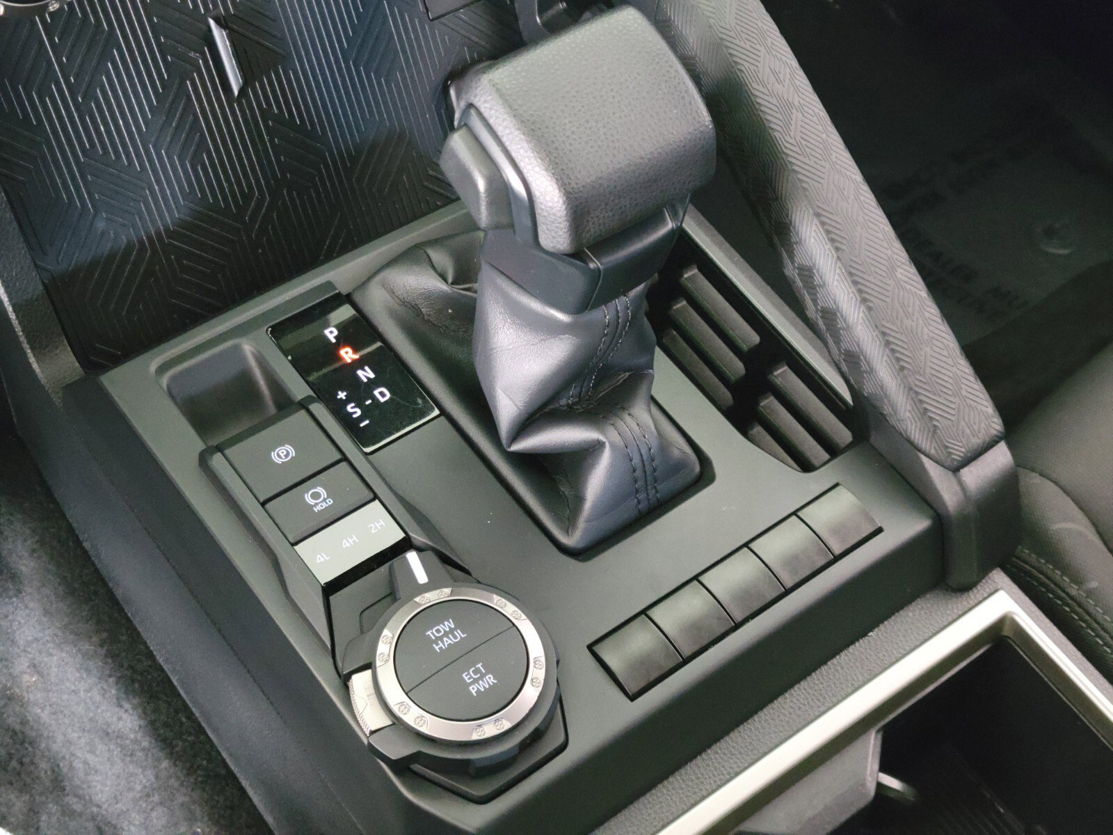Used 2024 Toyota Tacoma SR5 AWD/4WD image 24