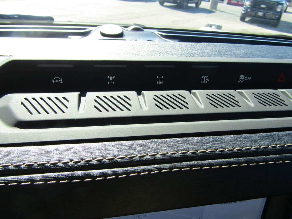 Used 2025 Ford Bronco Badlands AWD/4WD image 23