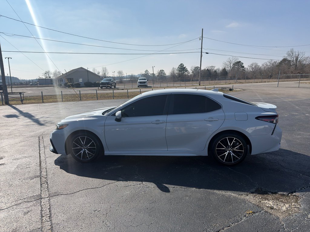 Used 2023 Toyota Camry SE image 8