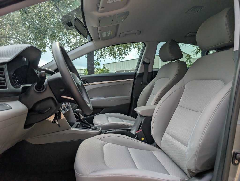 Used 2019 Hyundai Elantra SE FWD image 15
