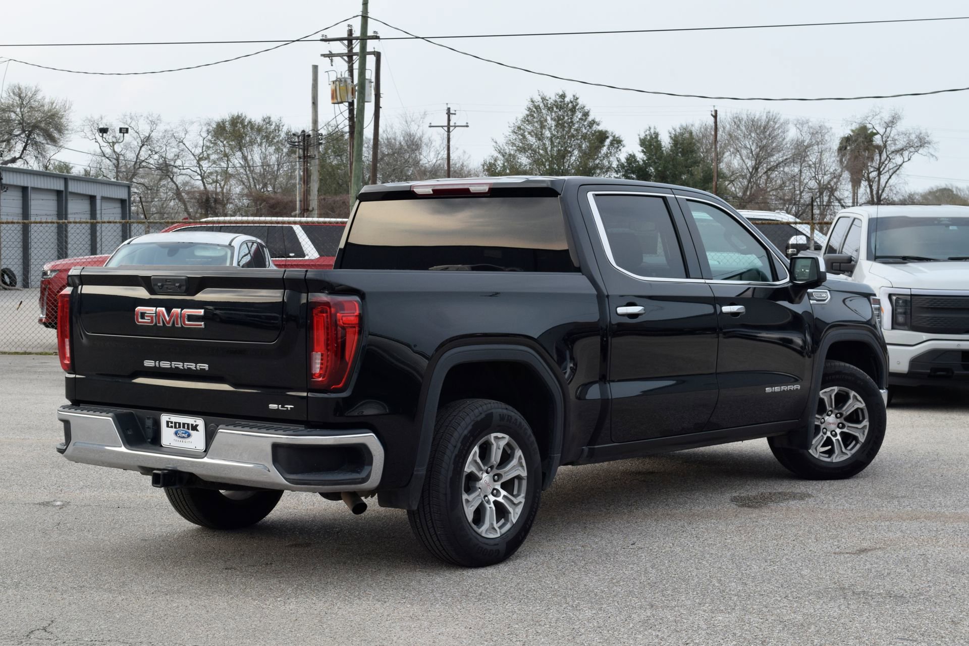 Used 2025 GMC Sierra 1500 SLT image 6