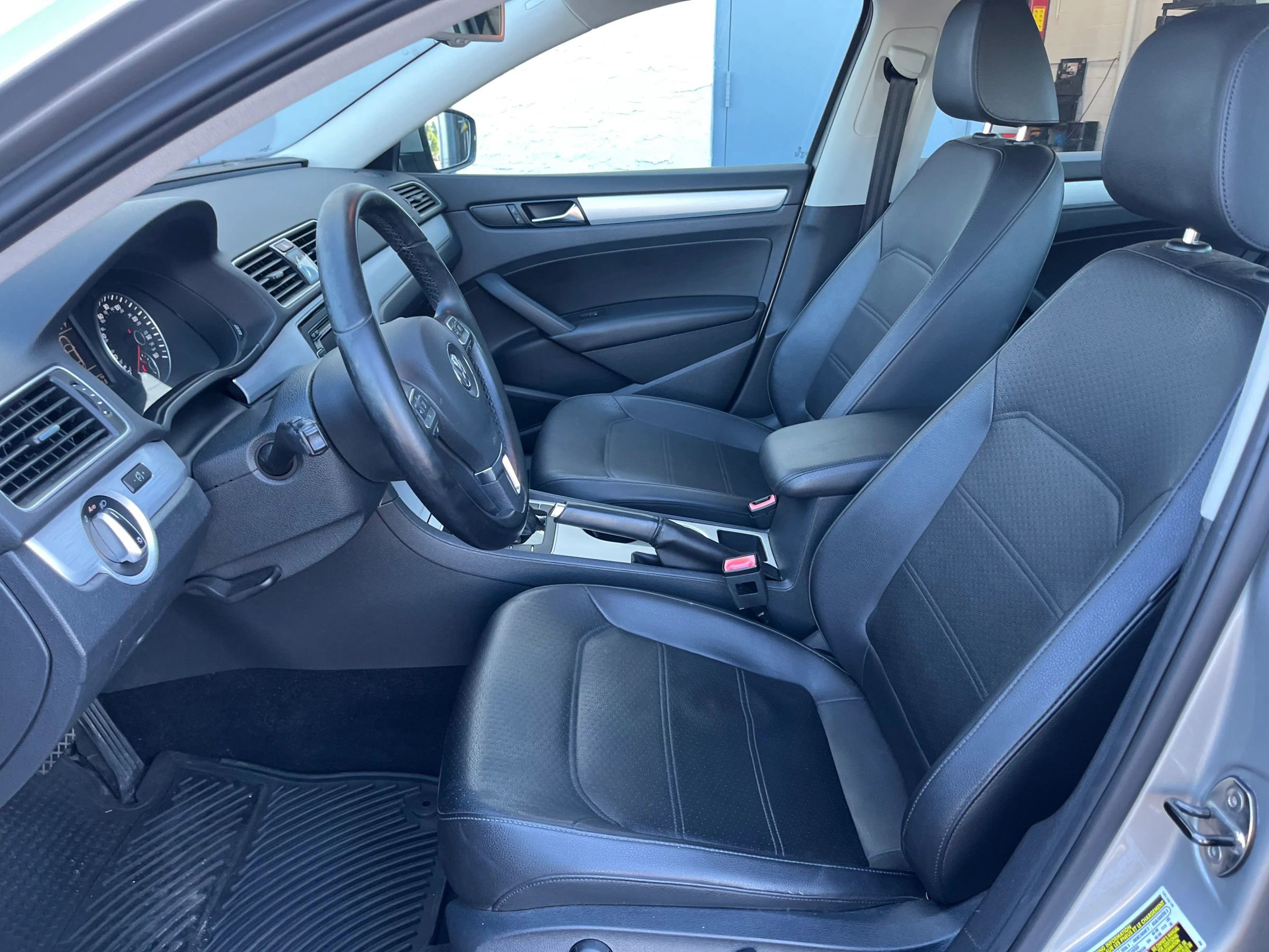 Used 2013 Volkswagen Passat 2.5 SE FWD image 9