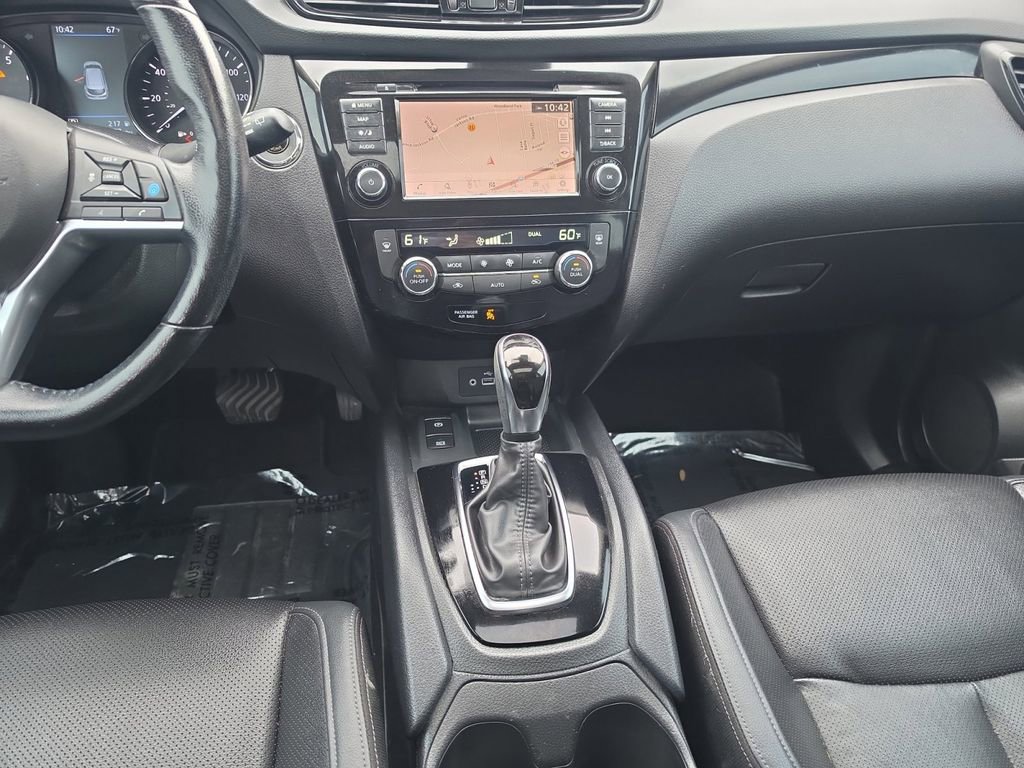 Used 2022 Nissan Rogue Sport SL w/ Premium Package FWD image 11