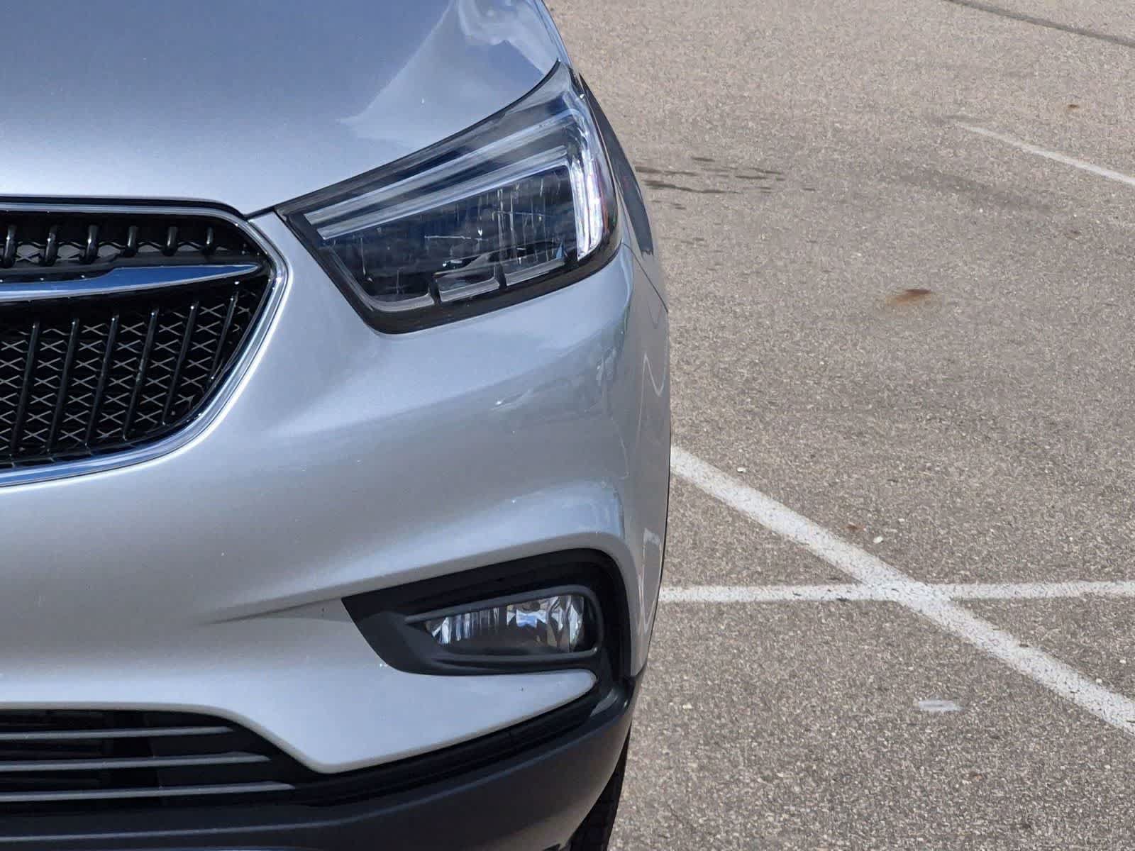 Used 2018 Buick Encore Essence FWD image 10
