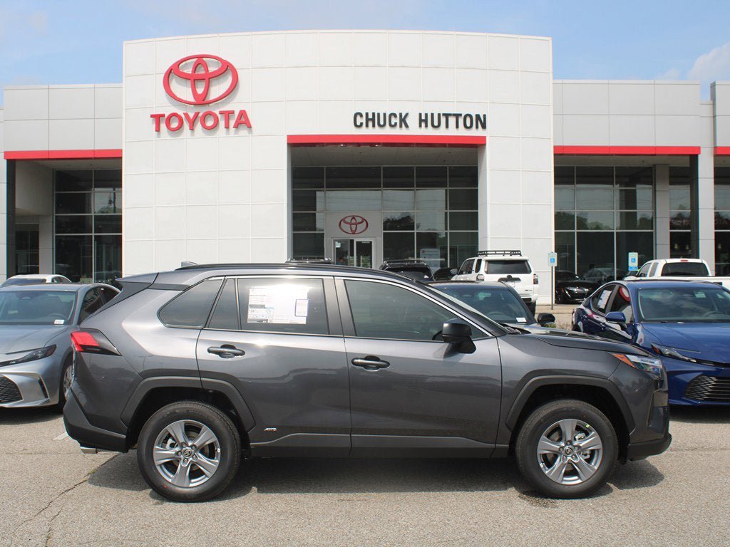 Used 2025 Toyota RAV4 LE AWD/4WD image 17