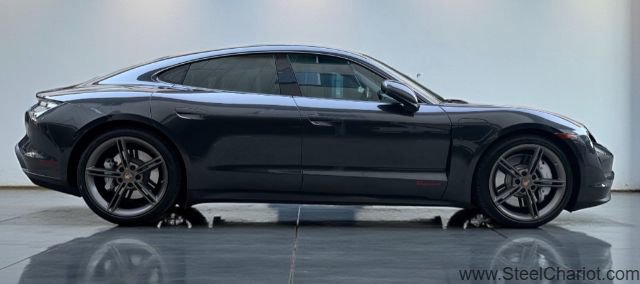 Used 2022 Porsche Taycan image 7