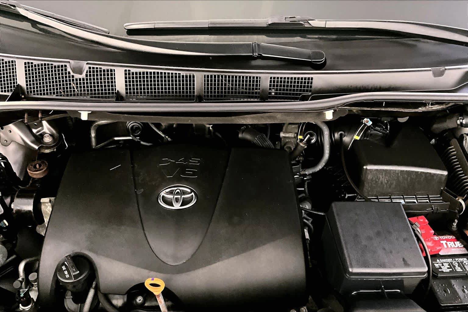 Used 2017 Toyota Sienna XLE w/ XLE Navigation Package AWD/4WD image 30
