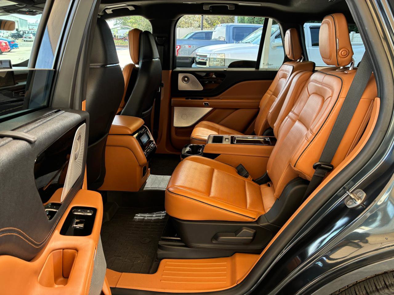 Used 2020 Lincoln Aviator Black Label w/ Dynamic Handling Package AWD/4WD image 35