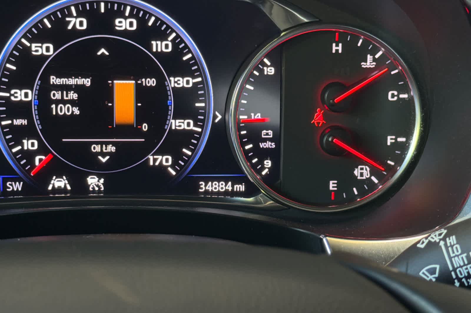 Used 2023 Chevrolet Traverse Premier w/ Redline Edition FWD image 31