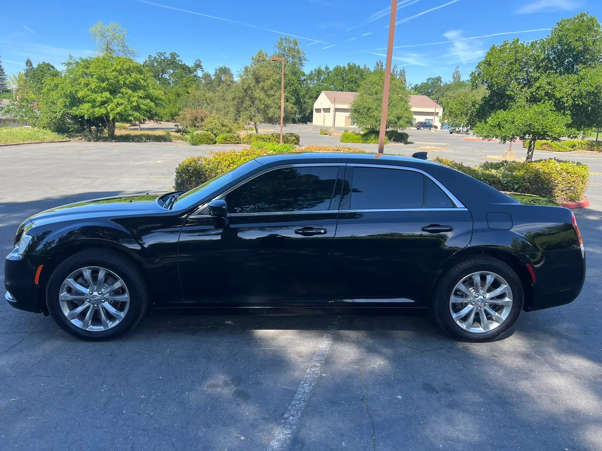 Used 2019 Chrysler 300 Touring AWD/4WD image 5