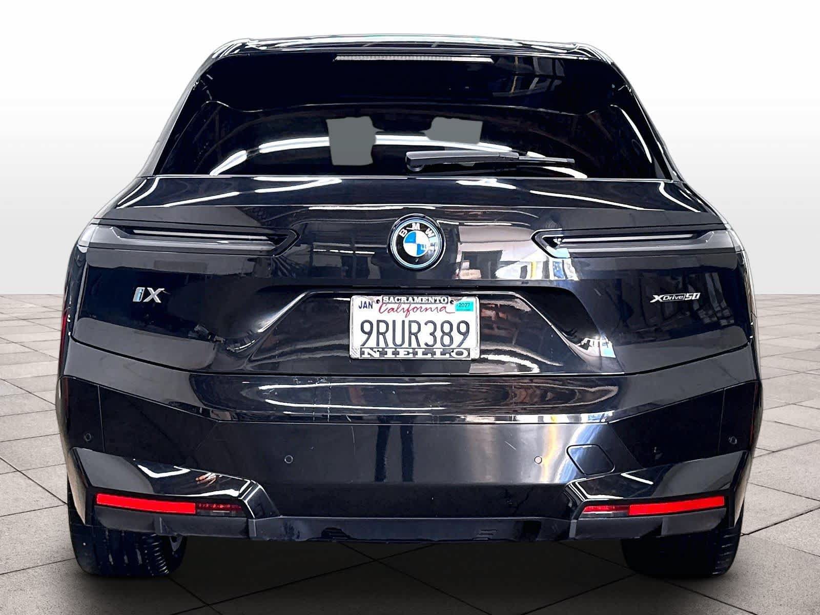 Used 2025 BMW iX xDrive50 w/ Premium Package AWD/4WD image 7